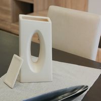 jarron_decorativo_ceramica_blanco_agujero_seyart_1